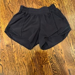 lululemon size 4 hotty hot shorts
